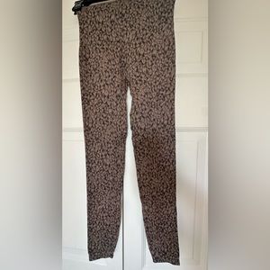 Spanx Look At Me Now Casual seemless leggings